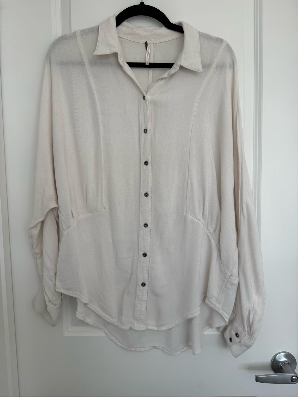 FREE PEOPLE | Relaxed Fit Cream Button-Up Shirt - Size Medium
